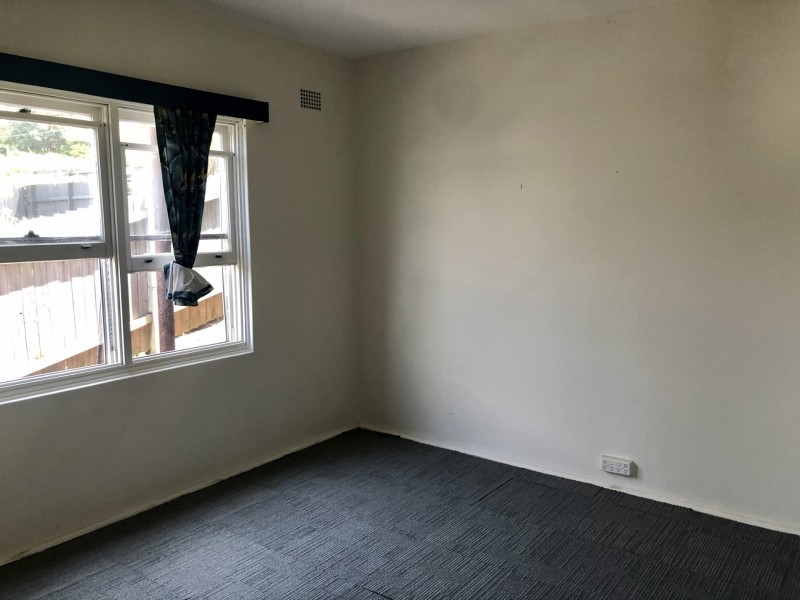 16b Hughes Street, Point Clare NSW 2250