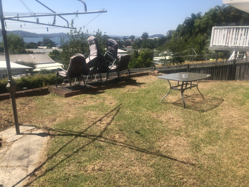 16b Hughes Street, Point Clare NSW 2250