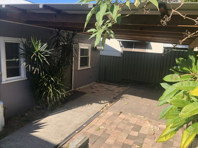 25 Nioka Avenue, Point Clare NSW 2250