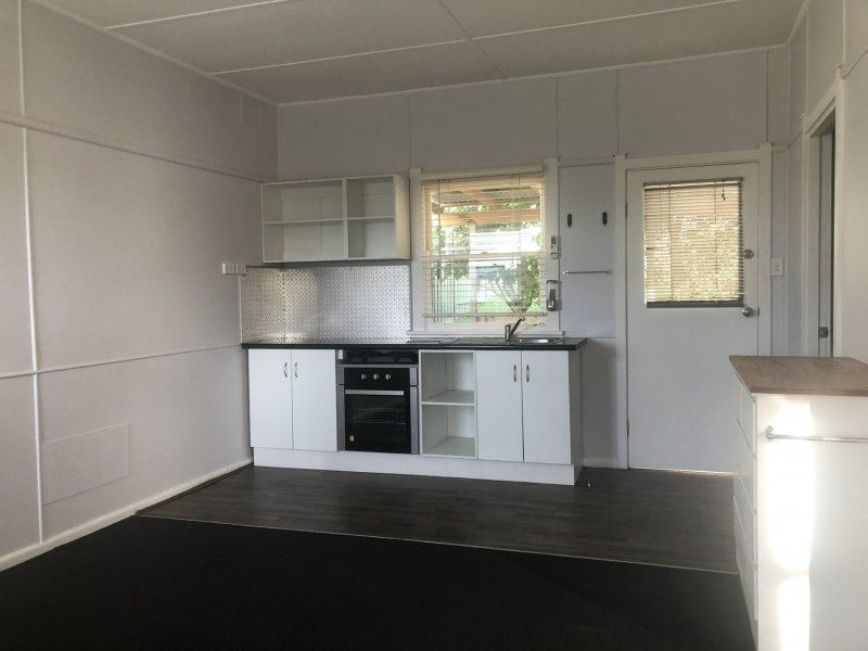 25 Nioka Avenue, Point Clare NSW 2250