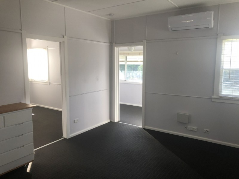 25 Nioka Avenue, Point Clare NSW 2250