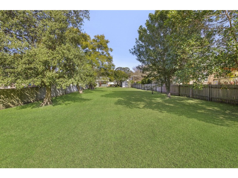 20 Margaret Street, Point Clare NSW 2250