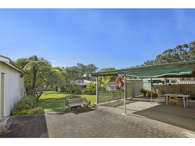 20 Margaret Street, Point Clare NSW 2250