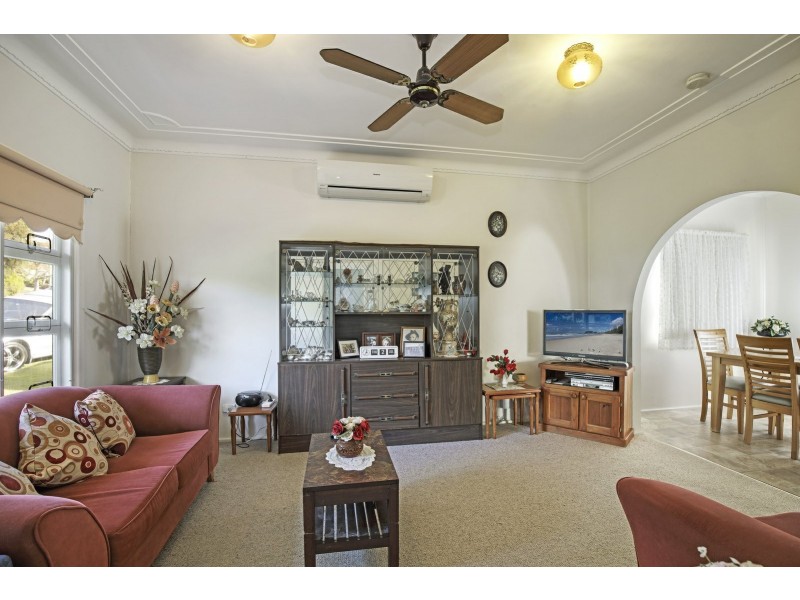 20 Margaret Street, Point Clare NSW 2250