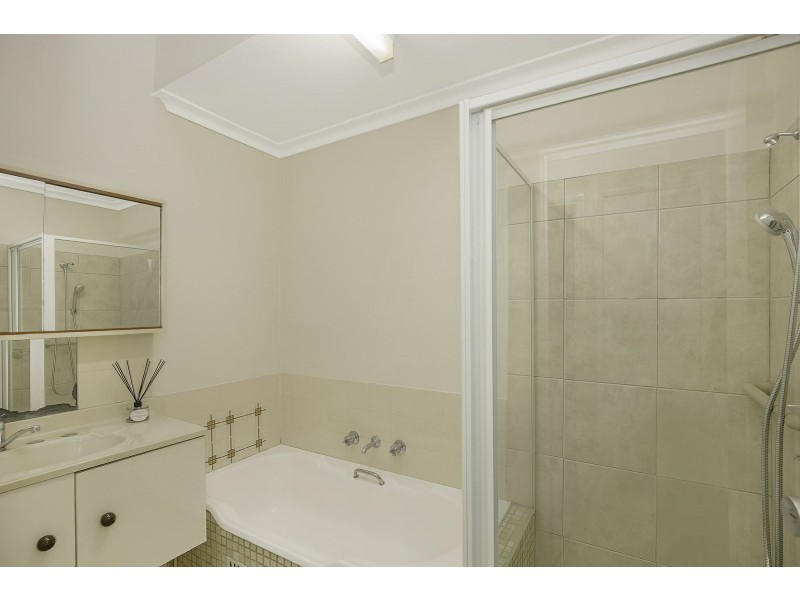 29/31 Fiona Street, Point Clare NSW 2250