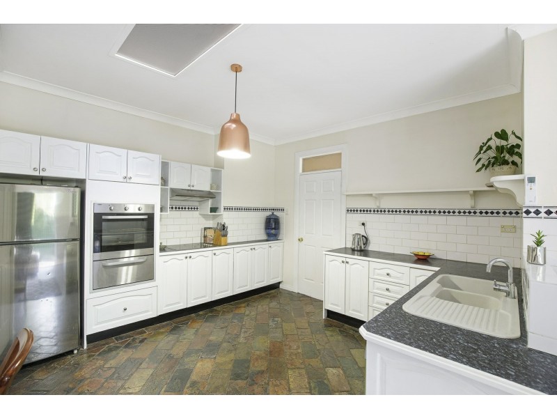 2/8 Scott Street, Point Clare NSW 2250
