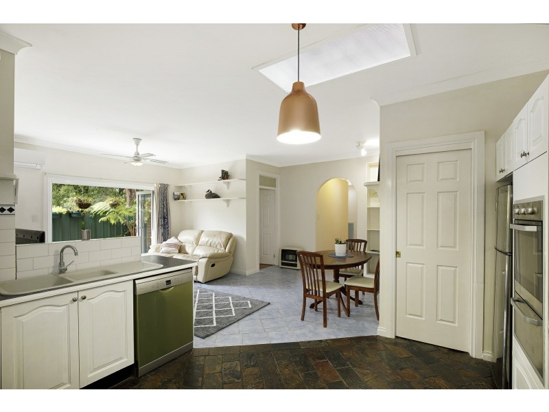 2/8 Scott Street, Point Clare NSW 2250