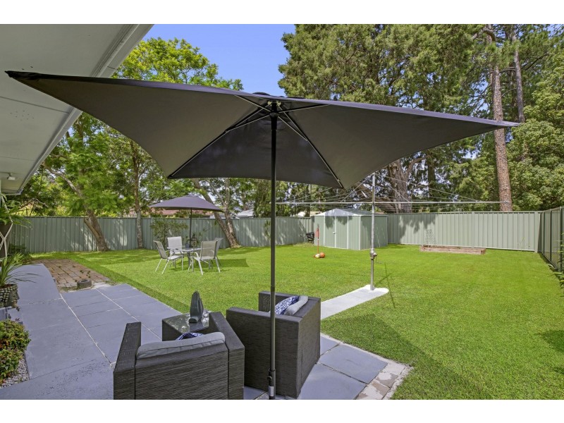 2 Sunshine Drive, Point Clare NSW 2250