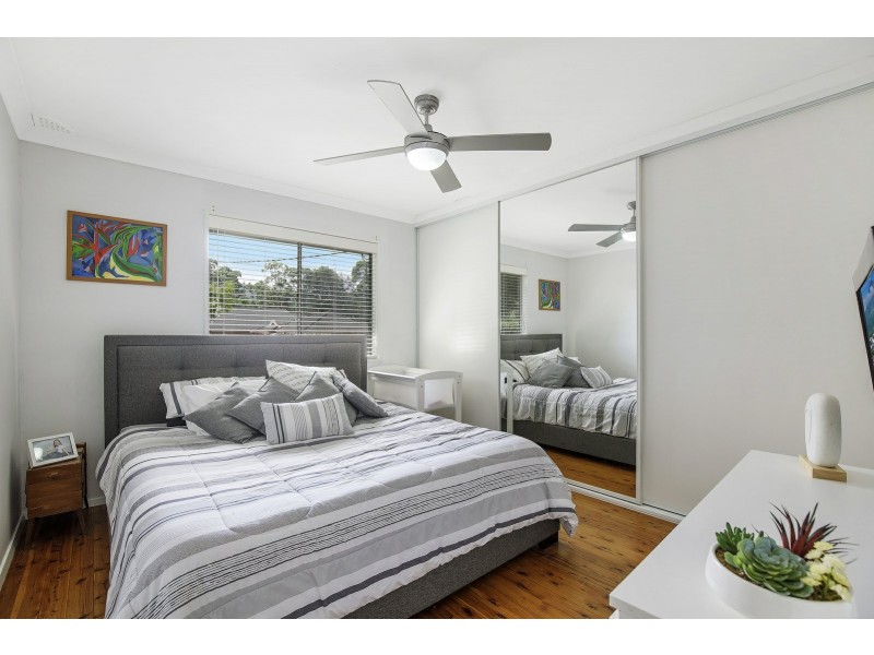 2 Sunshine Drive, Point Clare NSW 2250