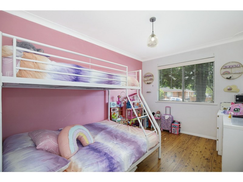 2 Sunshine Drive, Point Clare NSW 2250