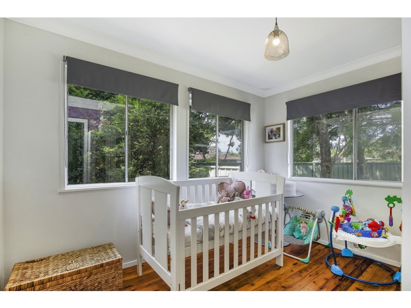 2 Sunshine Drive, Point Clare NSW 2250