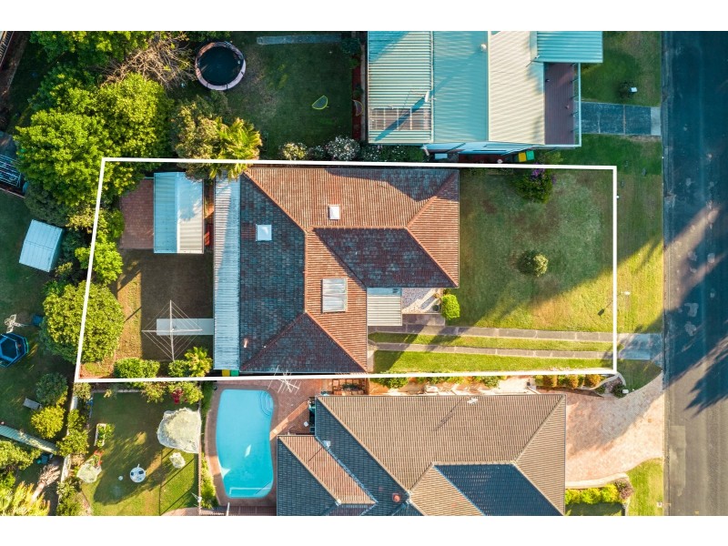 19 Matthews Parade, Point Clare NSW 2250