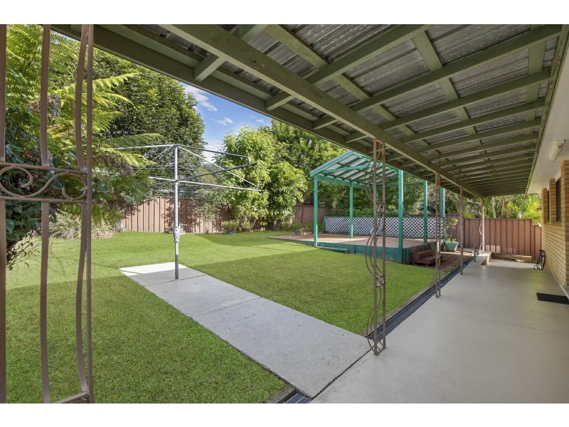 19 Mathews Parade, Point Clare NSW 2250