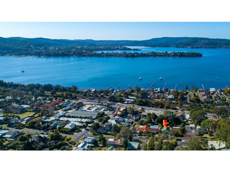 26 Nioka Avenue, Point Clare NSW 2250