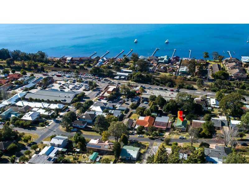 26 Nioka Avenue, Point Clare NSW 2250