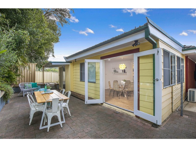 14 Priestley Parade, Point Clare NSW 2250