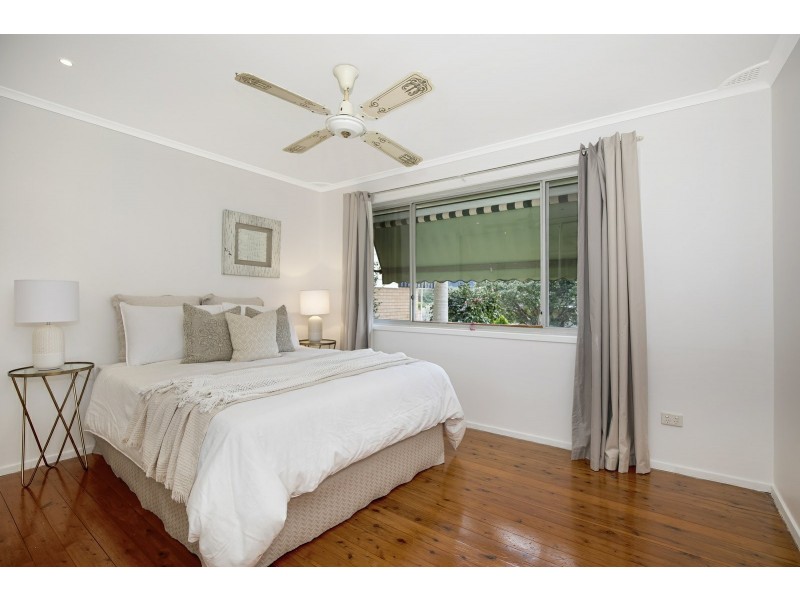 14 Priestley Parade, Point Clare NSW 2250