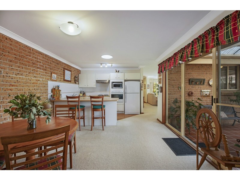 2/6 Donna Close, Lisarow NSW 2250