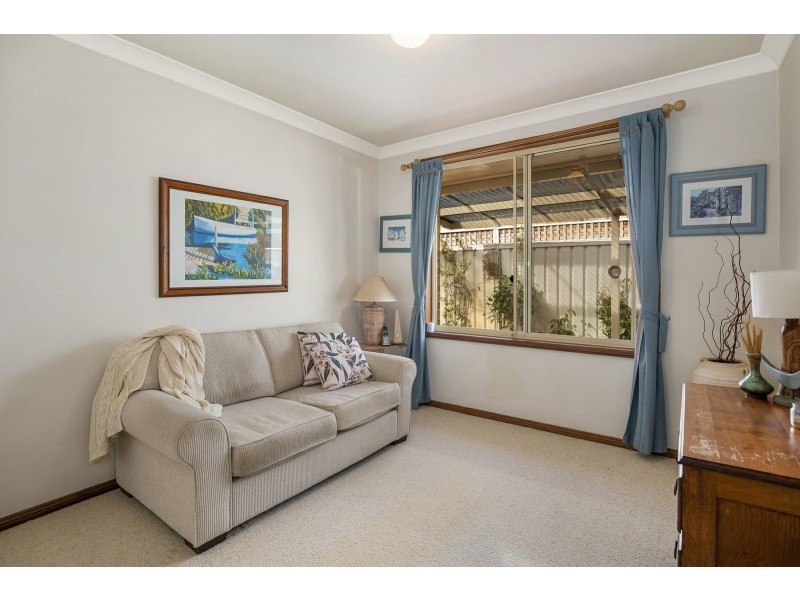 2/6 Donna Close, Lisarow NSW 2250