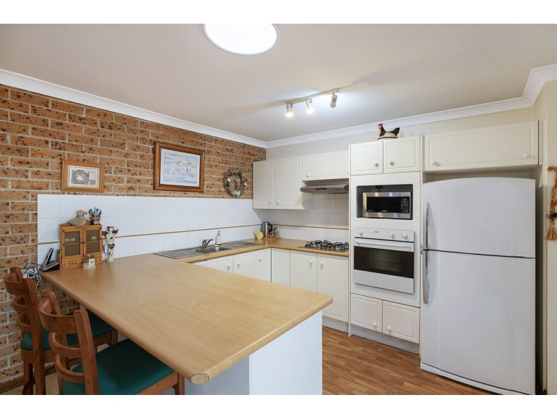 2/6 Donna Close, Lisarow NSW 2250