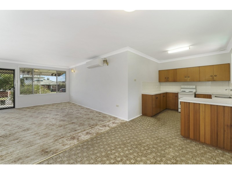 26 Priestley Parade, Point Clare NSW 2250