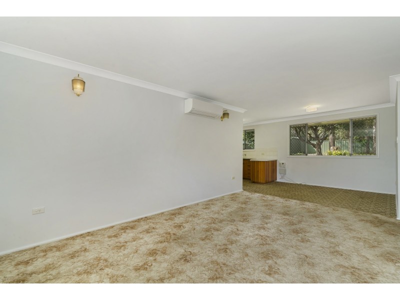 26 Priestley Parade, Point Clare NSW 2250