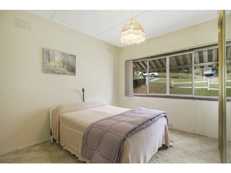 26 Nioka Avenue, Point Clare NSW 2250