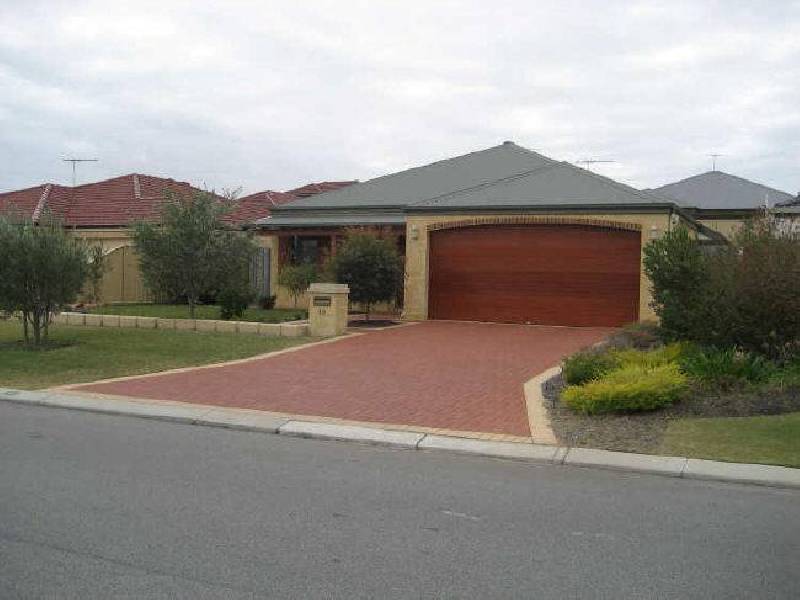 40 Lowan Loop, Karawara WA 6152