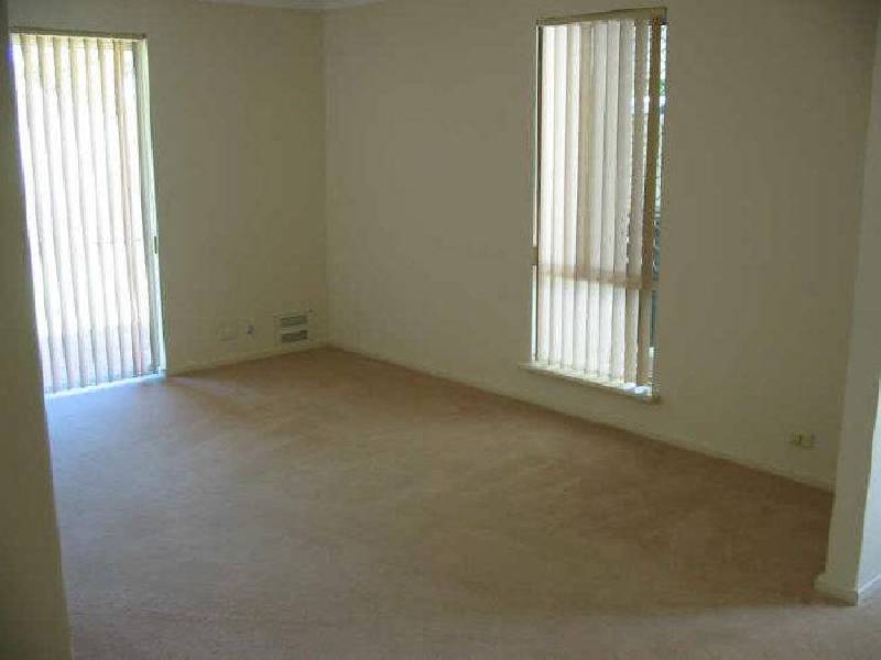 15 Bunderra Close, Karawara WA 6152