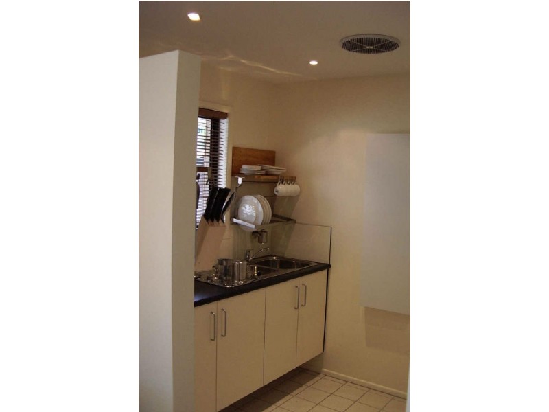 Apt 2/1 Rosa Street, Birkdale QLD 4159