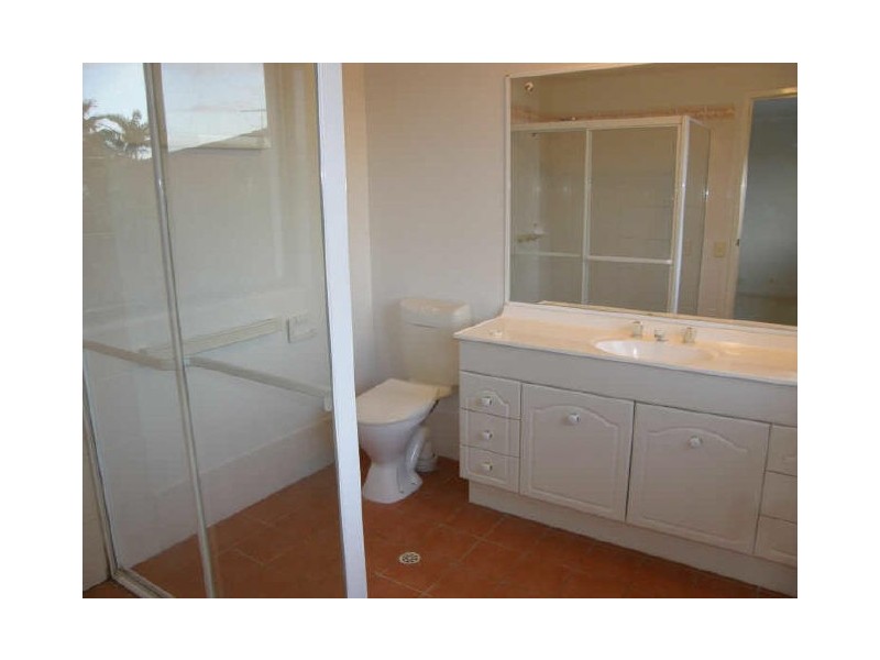 2 Eastcote Lane, Wellington Point QLD 4160