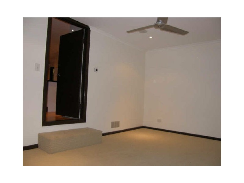 8B Fleet Street, Birkdale QLD 4159