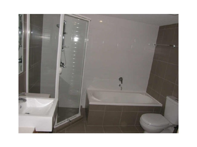 203 Shore Street, Cleveland QLD 4163