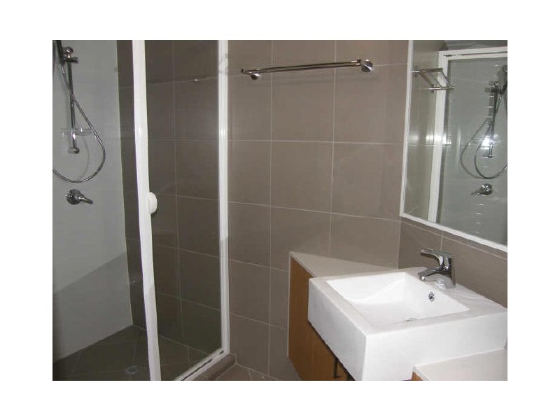 203 Shore Street, Cleveland QLD 4163