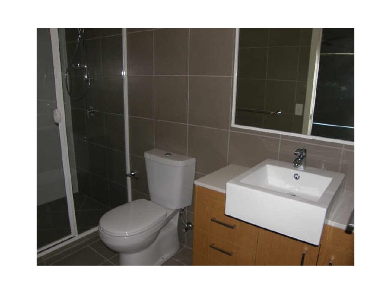 203 Shore Street, Cleveland QLD 4163