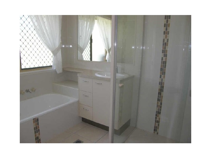 52 Brosnan Dr, Capalaba QLD 4157