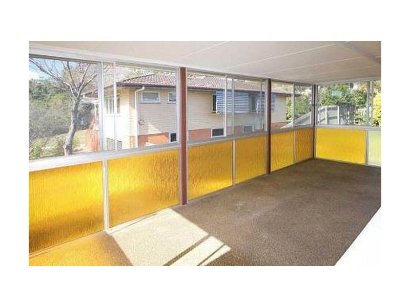 15 Cranbourne Street, Chermside West QLD 4032