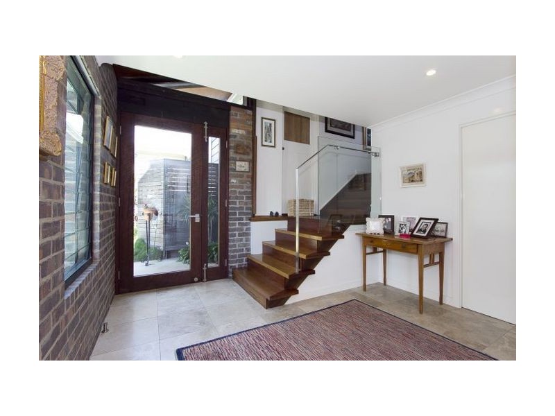 28b Bromley Street, Kangaroo Point QLD 4169