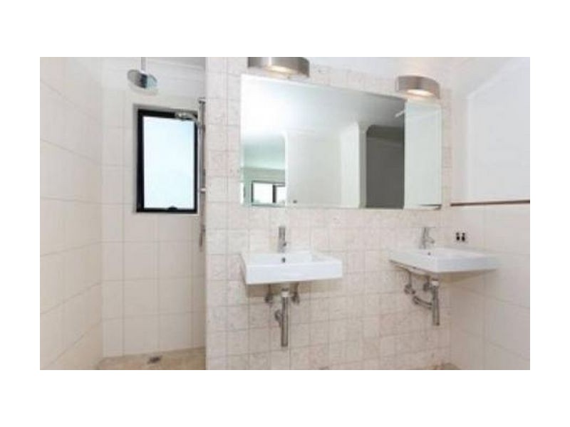 28b Bromley Street, Kangaroo Point QLD 4169