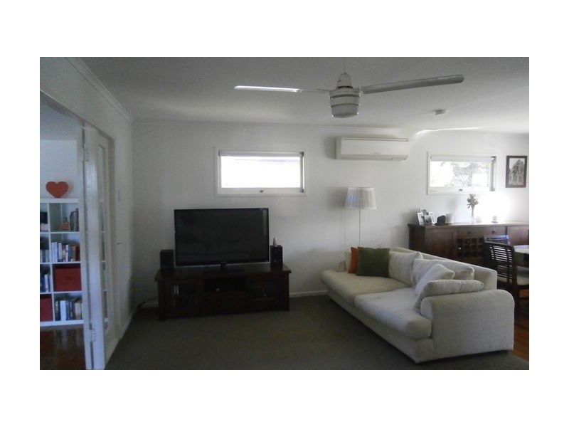 105 Mawson Street, Stafford Heights QLD 4053