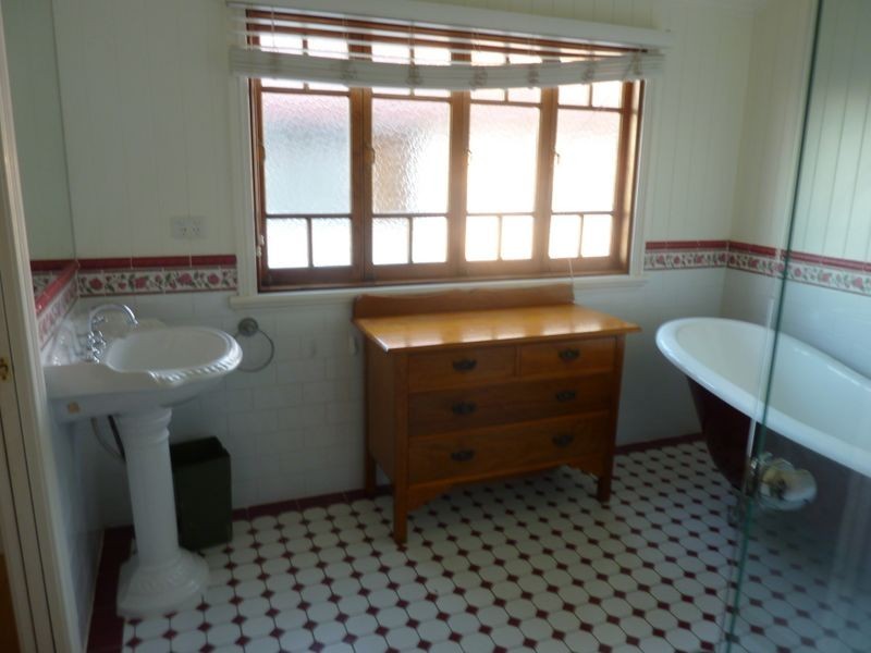 120 Shorncliffe Parade, Shorncliffe QLD 4017