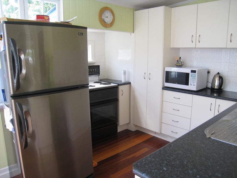 31 Cotton Street, Shorncliffe QLD 4017