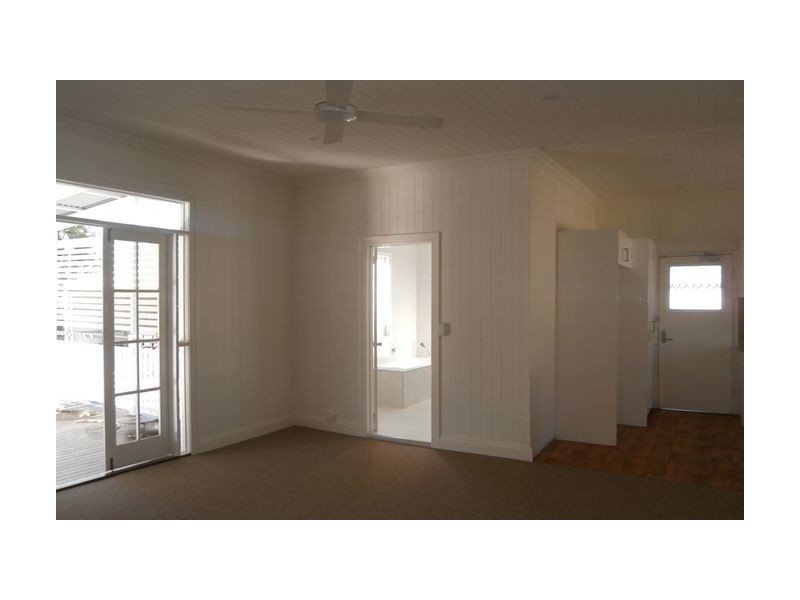 100 Hoskins Street, Sandgate QLD 4017