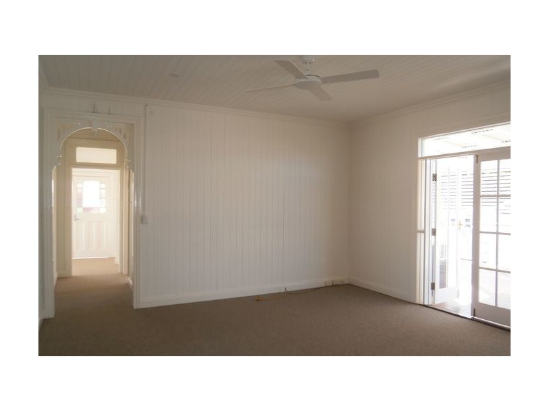 100 Hoskins Street, Sandgate QLD 4017