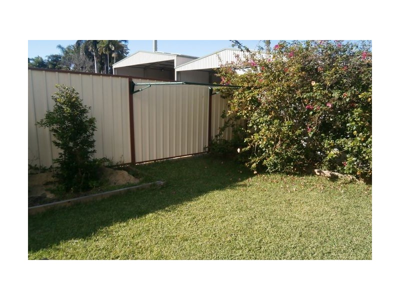 100 Hoskins Street, Sandgate QLD 4017