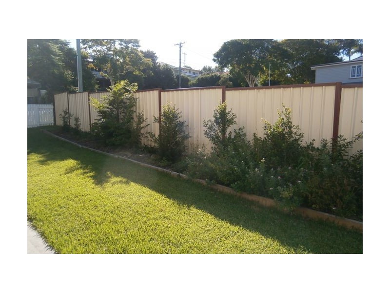 100 Hoskins Street, Sandgate QLD 4017