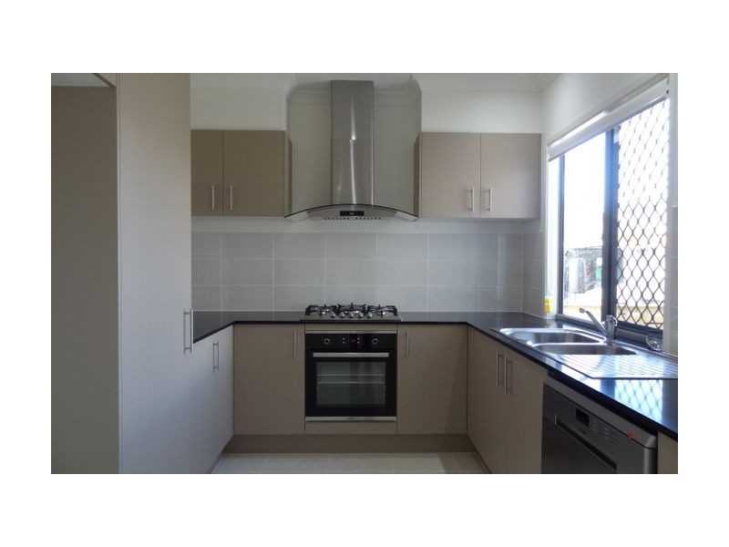 62 Blue Mountains Crescent, Fitzgibbon QLD 4018