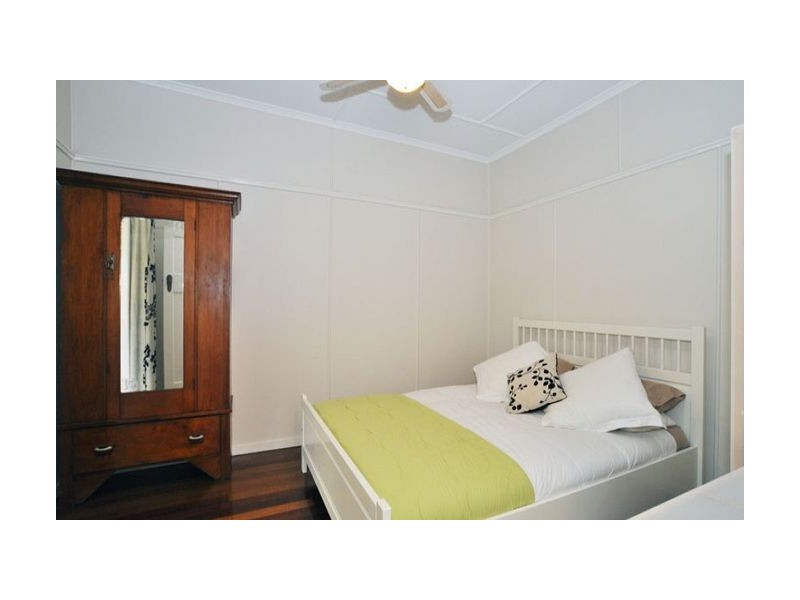 33 Aveling Street, Wavell Heights QLD 4012