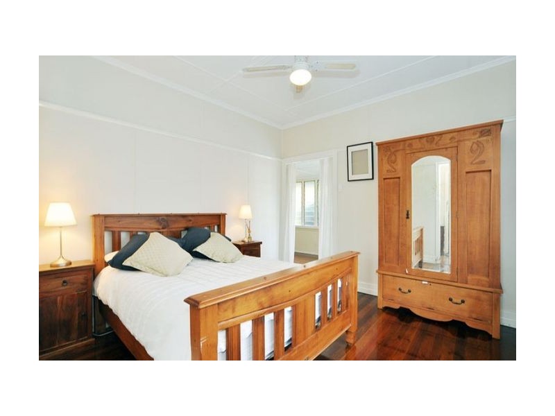 33 Aveling Street, Wavell Heights QLD 4012