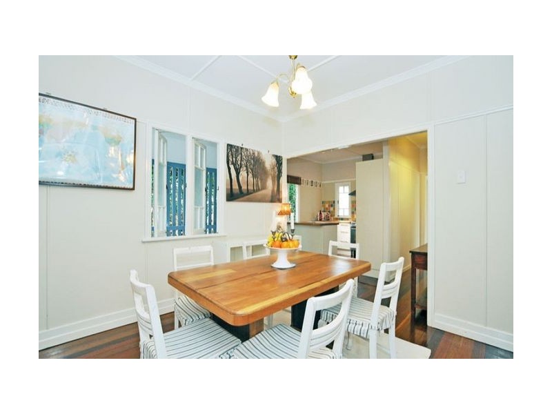 33 Aveling Street, Wavell Heights QLD 4012